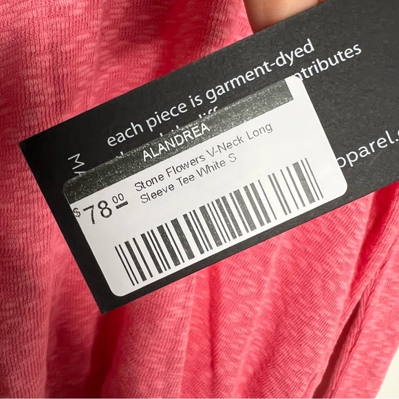 NWT Stone Flowers LONG SLEEVE RELAXED FIT V-NECK KNIT TOP Sz S - Picture 8 of 9